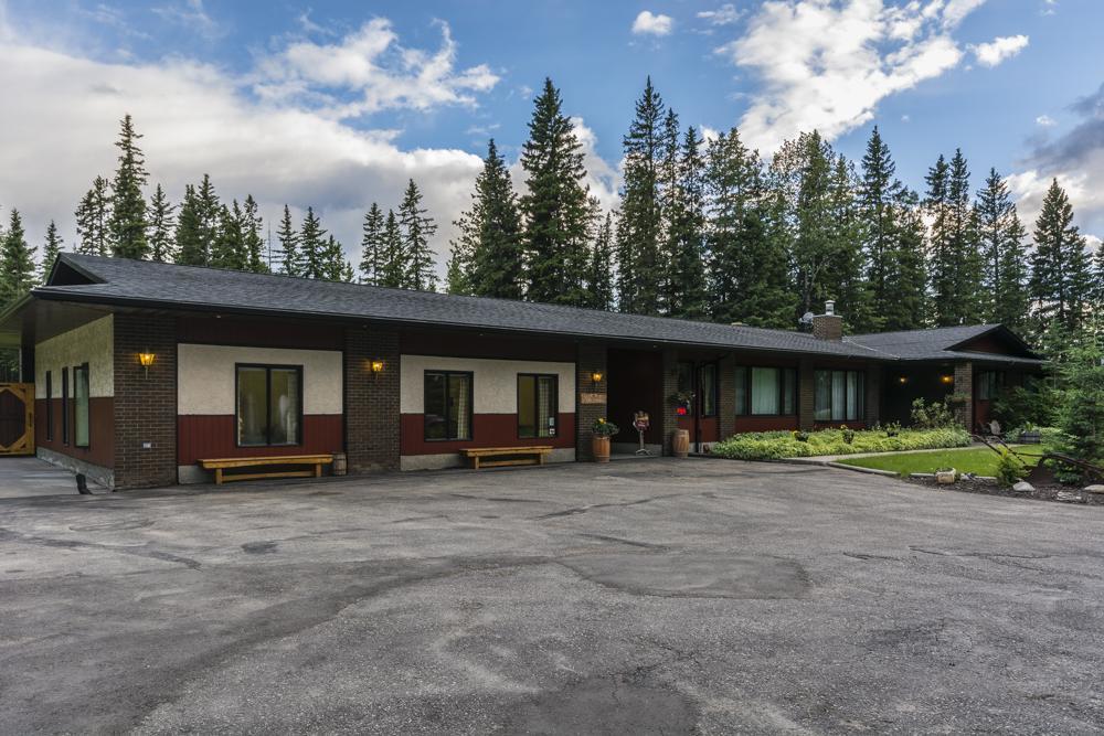 Rustlers Lodge Sundre Exteriér fotografie